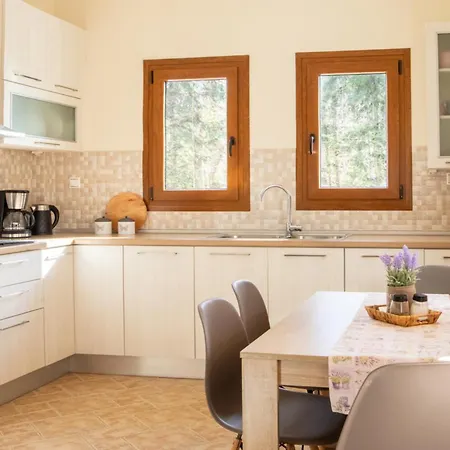 Artemis Pelion Escape * Alli Meria